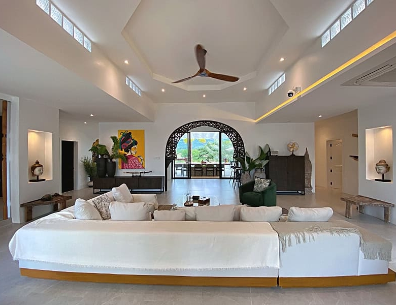 Chic Hua Hin Villa Golf Community