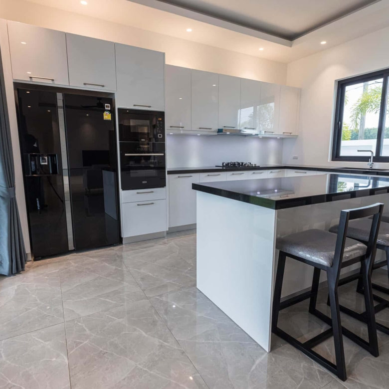 Luxury Villa Sale Hua Hin Golf Retreat