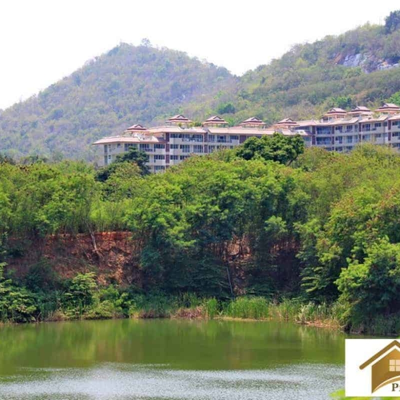 Upscale Hua Hin Penthouse with Rooftop Access