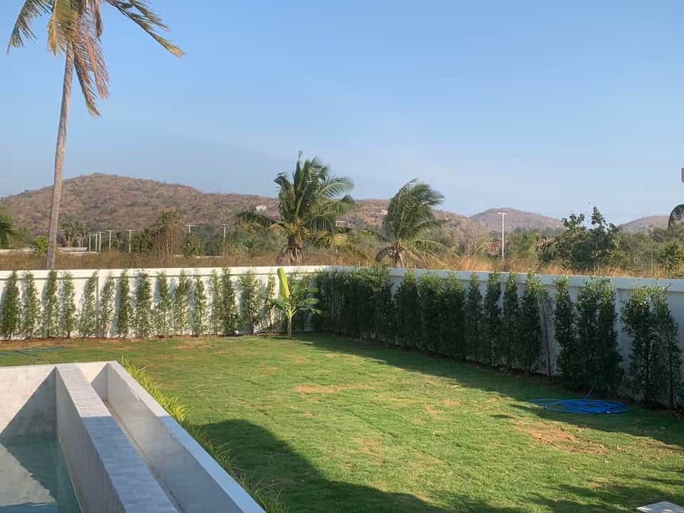 Spacious Tropical Villa Near Hua Hin Beaches
