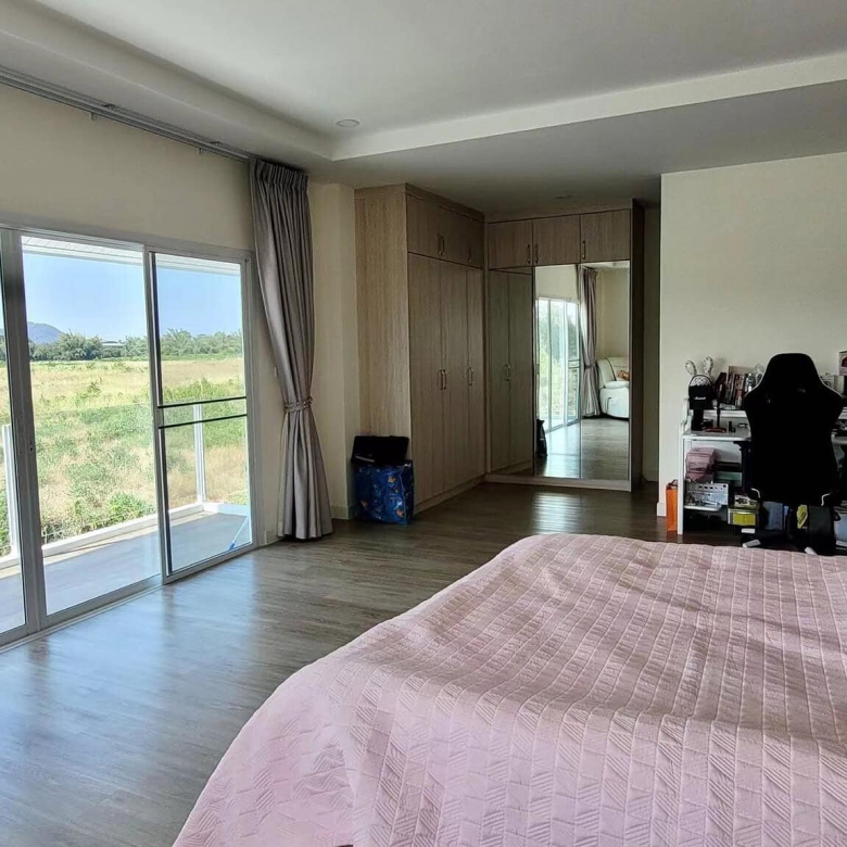 Premier Lakeside Villa Hua Hin Scenic Views