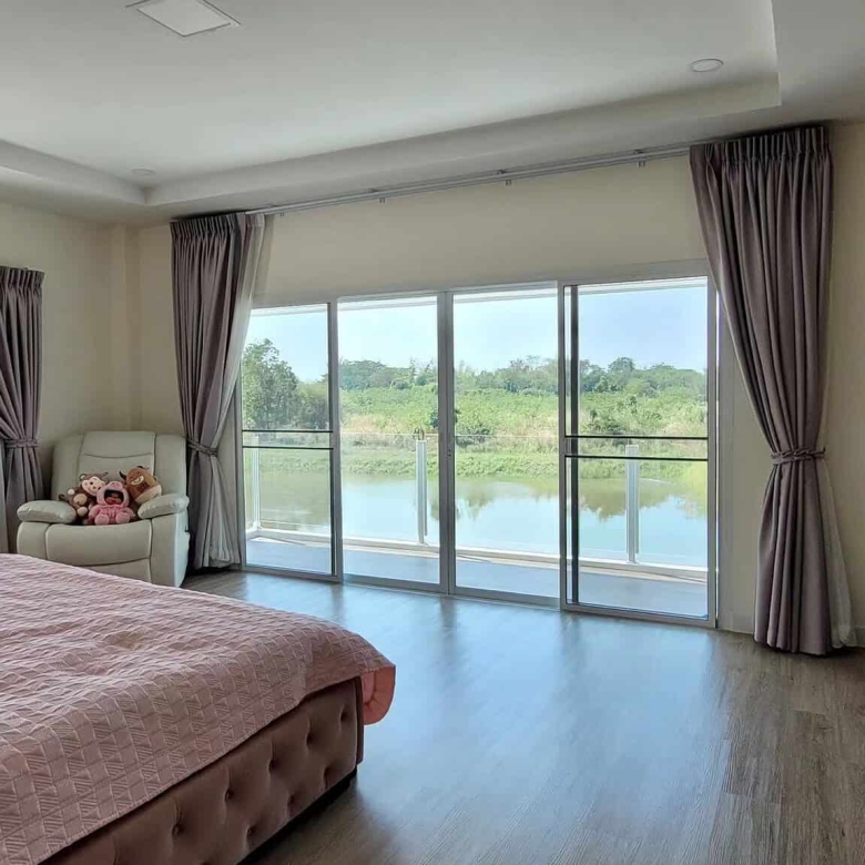 Luxury Villa Sale Hua Hin Lakeside Paradise