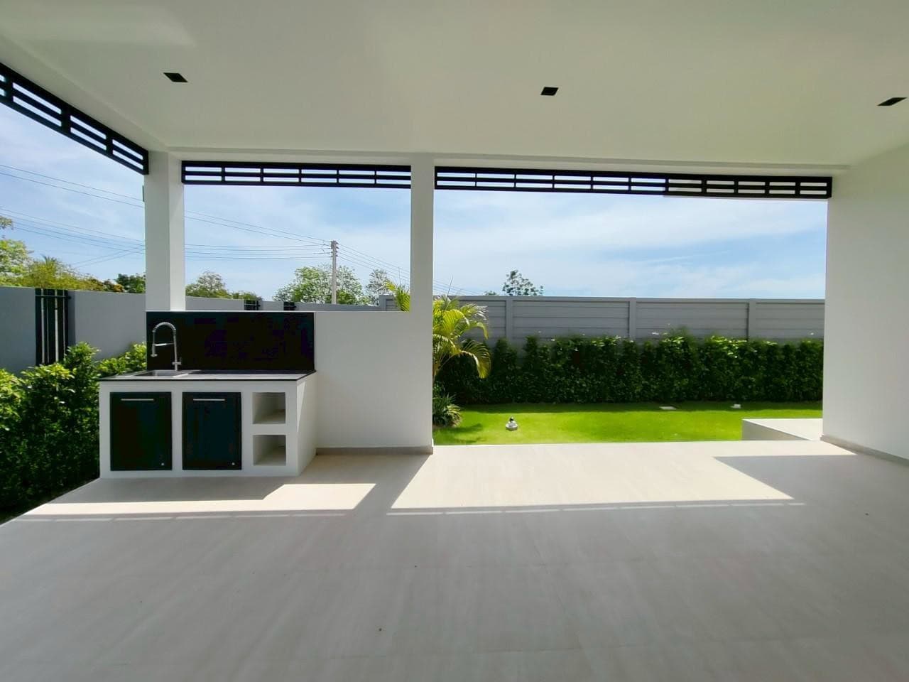 Elegant Hua Hin Villa With Breathtaking Mountain Outlook