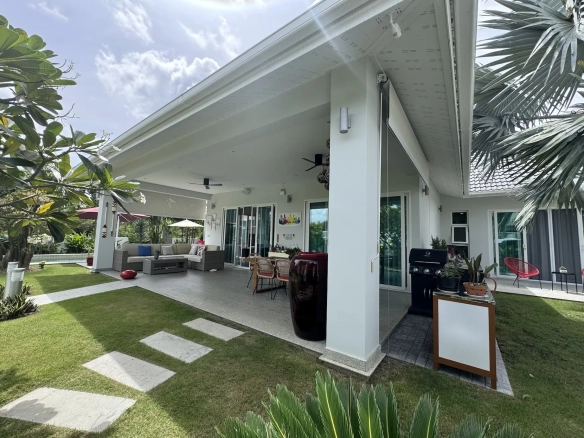 Luxury Hua Hin Villa Stunning Garden Views