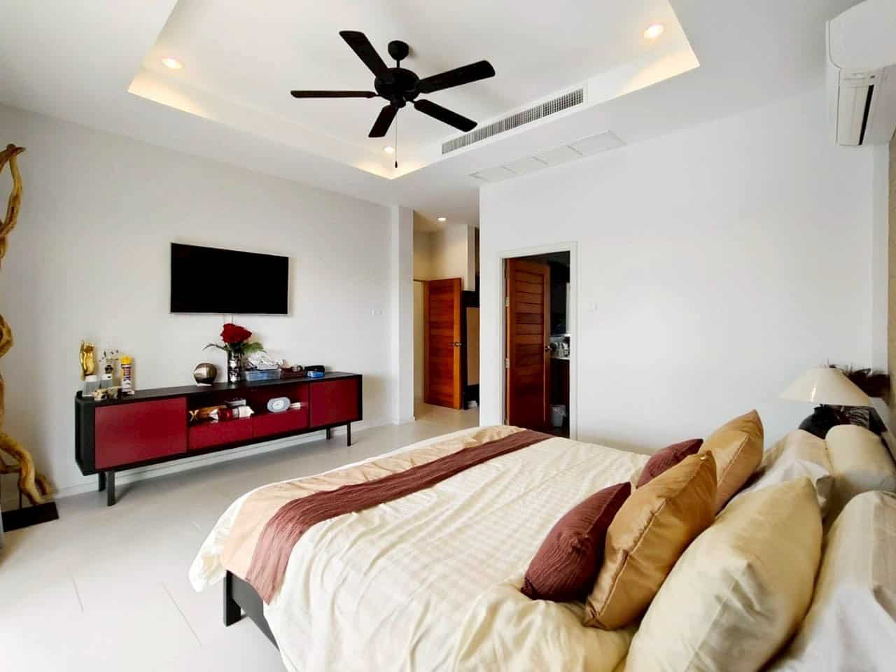 Hua Hin Villa Golf Course Luxury Home