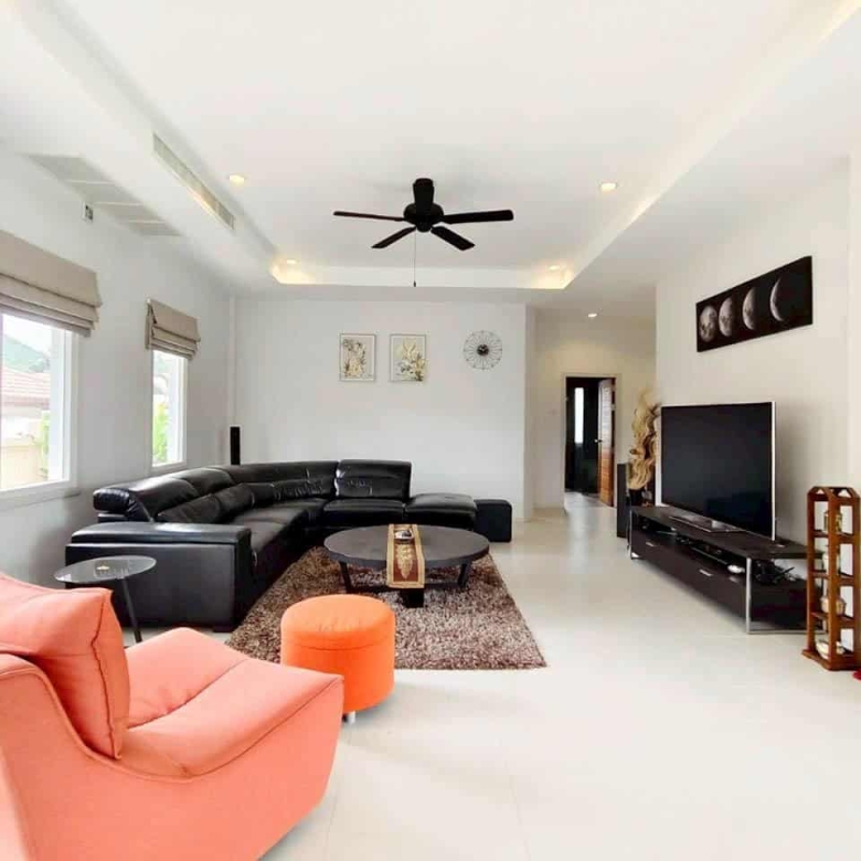 Elegant Golf Course Villa Hua Hin