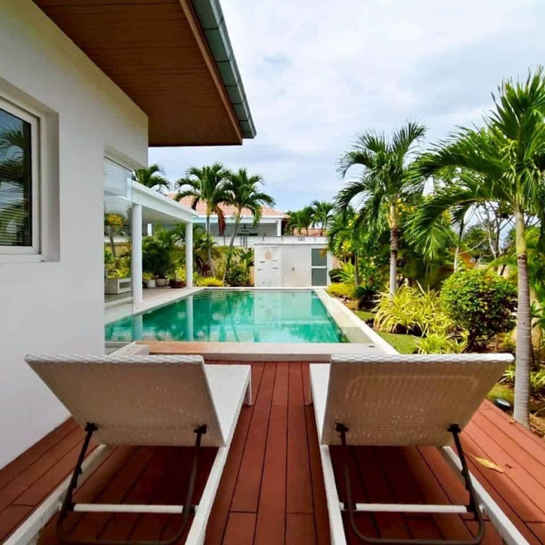 Spacious Living Near Hua Hin Golf Course