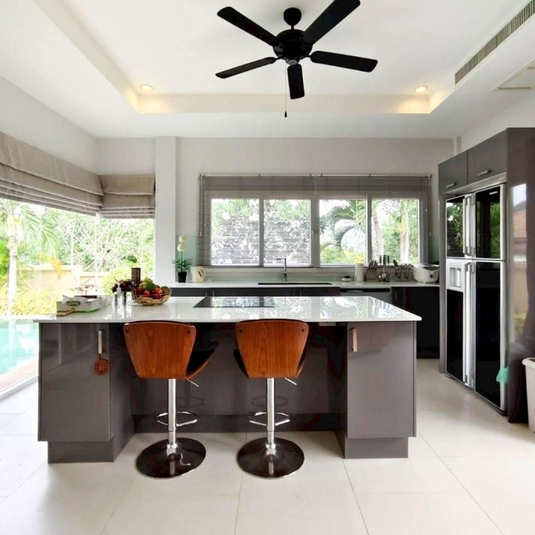Modern Hua Hin Villa Golf Course Living