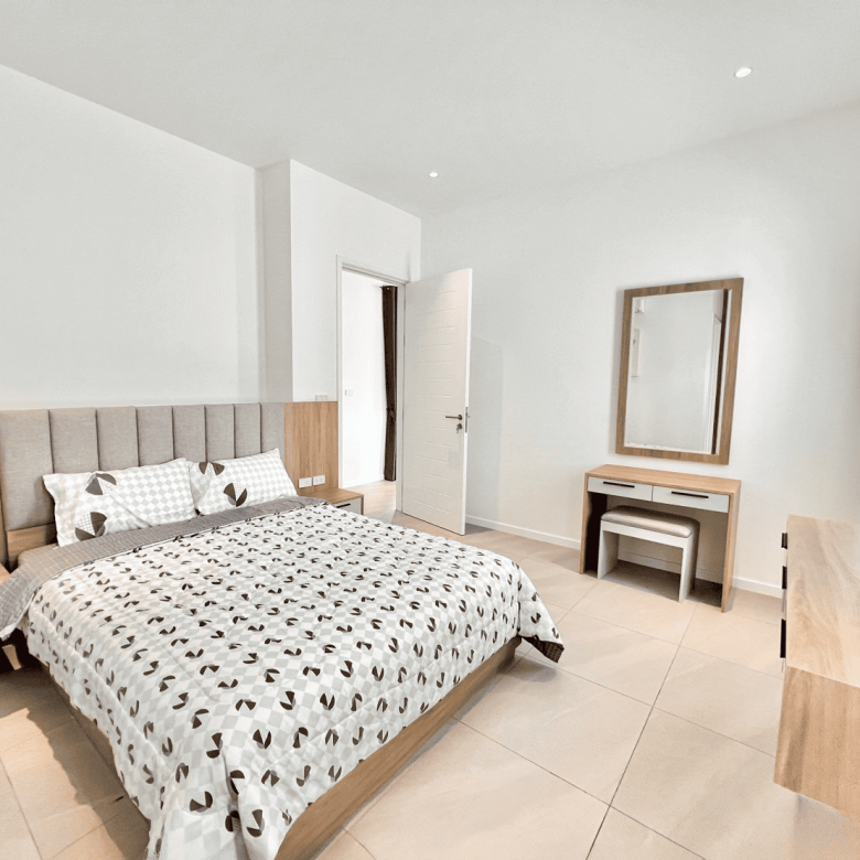 Hua Hin Town Villa Turnkey Property Sale