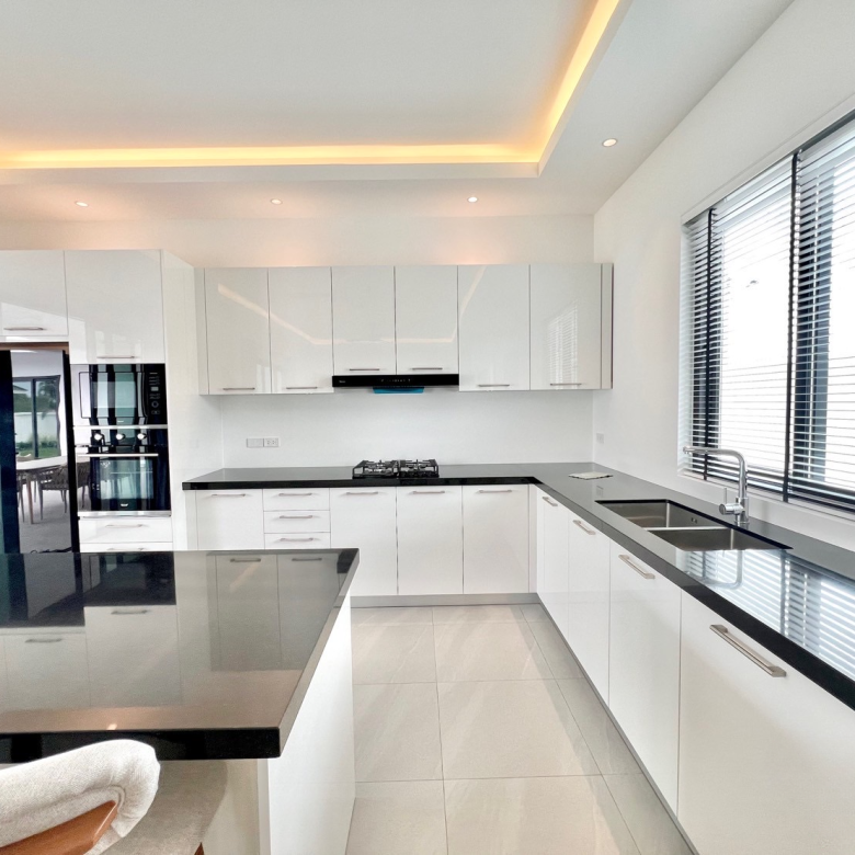 Hua Hin Town Villa Elegant Design Sale