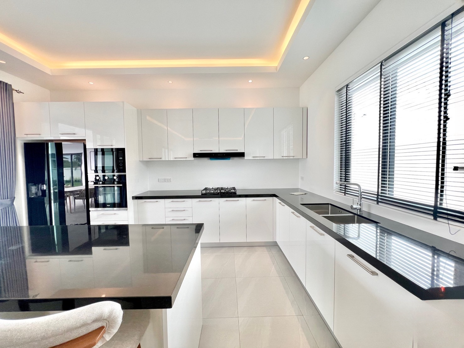 Hua Hin Town Villa Elegant Design Sale
