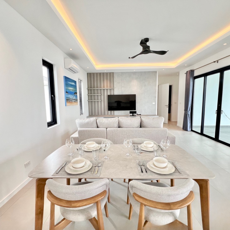 Spacious Hua Hin Villa Sale Now