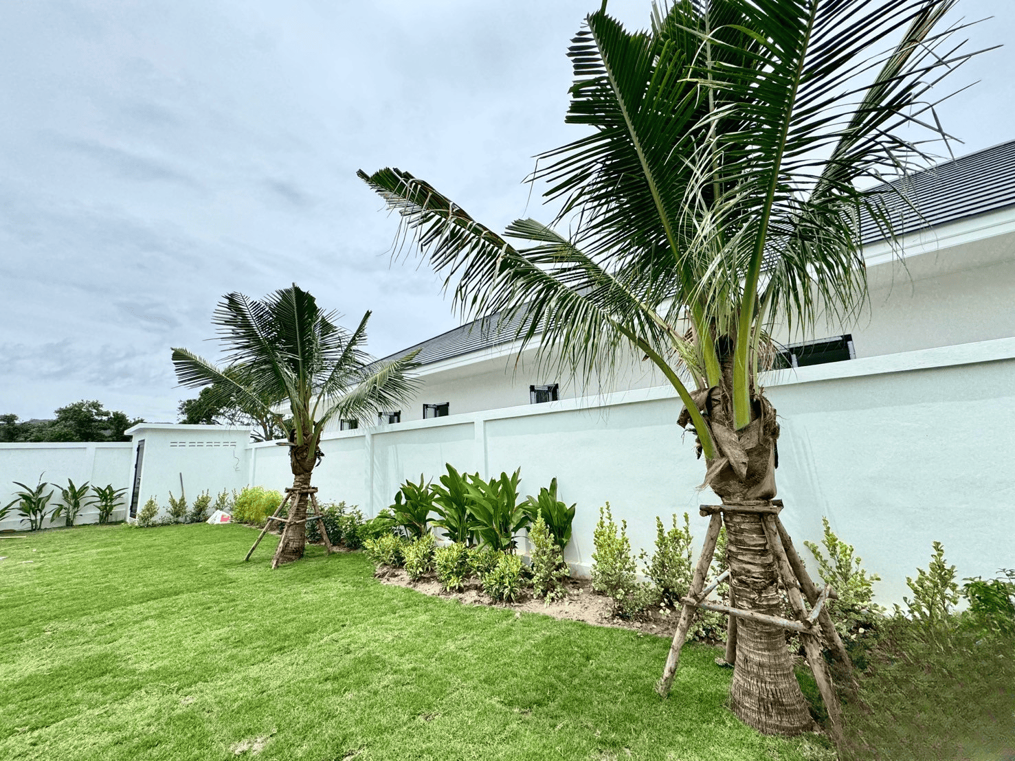 Spacious Hua Hin Villa Modern Design Sale