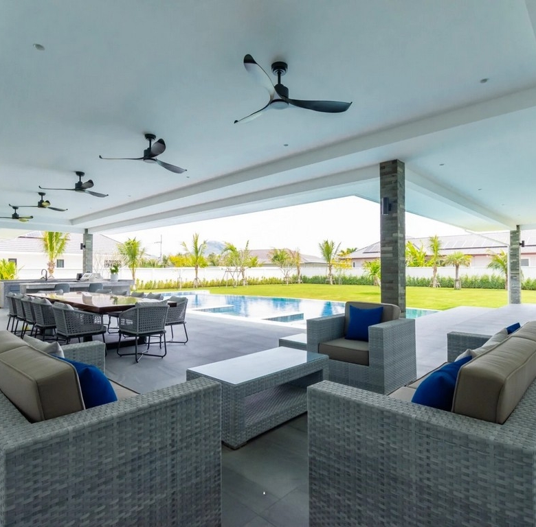 Contemporary Hua Hin Villa with Pool Access
