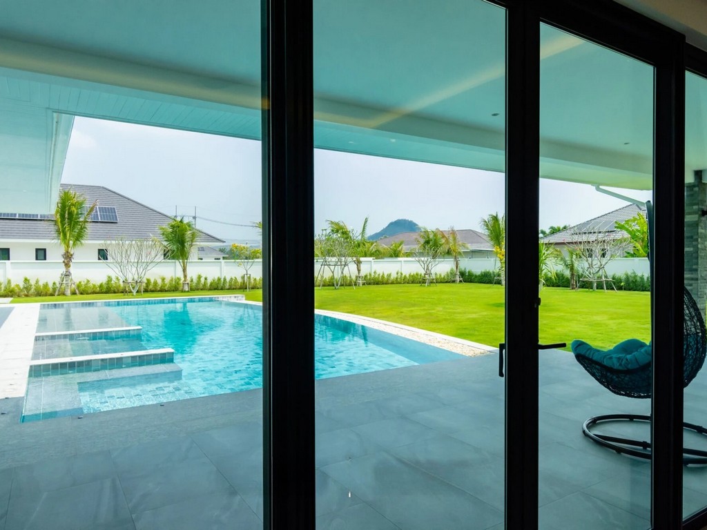 Tropical Poolside Villa in Hua Hin Thailand