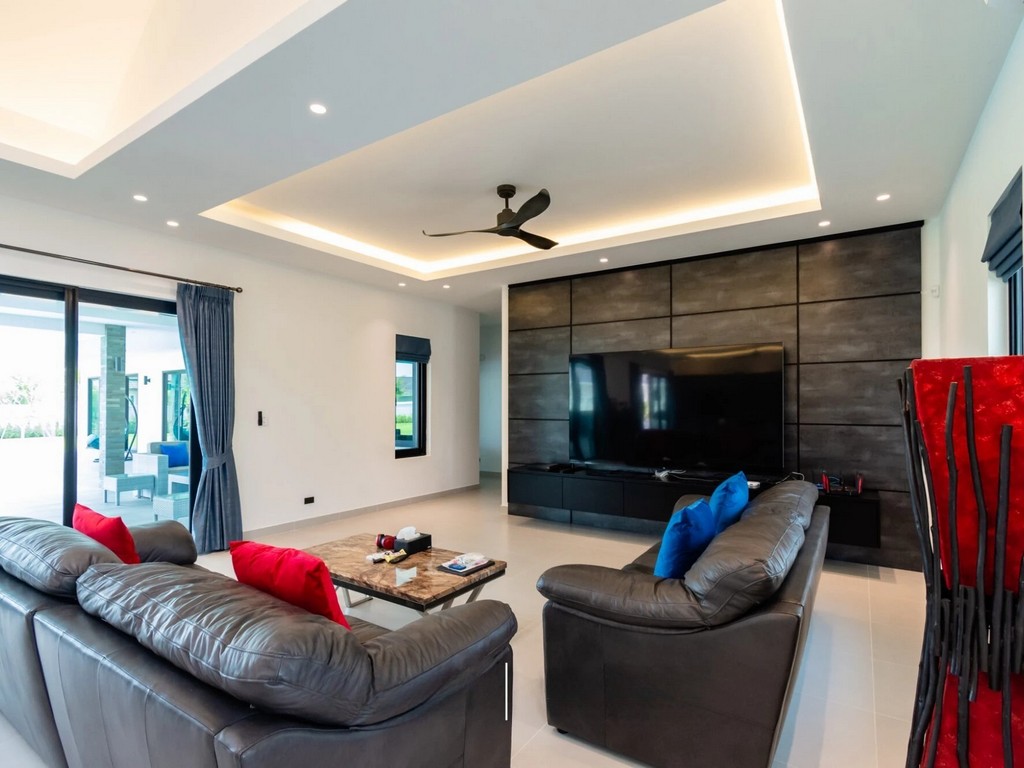 Elegant Hua Hin Villa Perfect for Families
