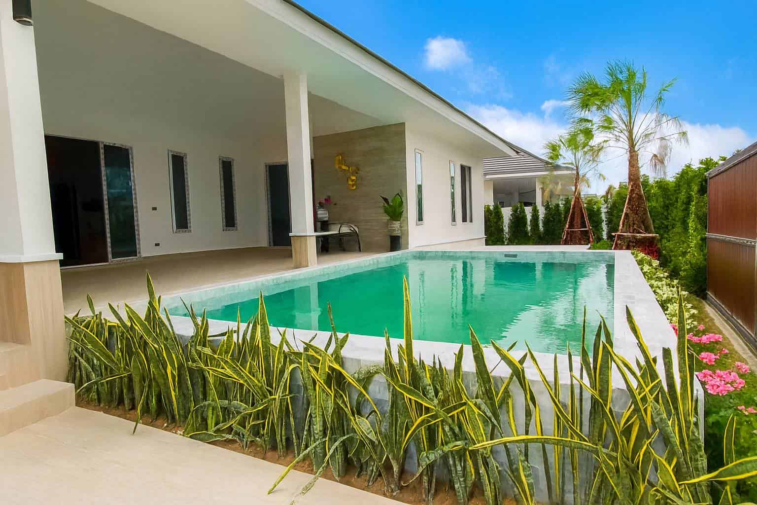 Luxury Hua Hin Villa with Private Pool View
