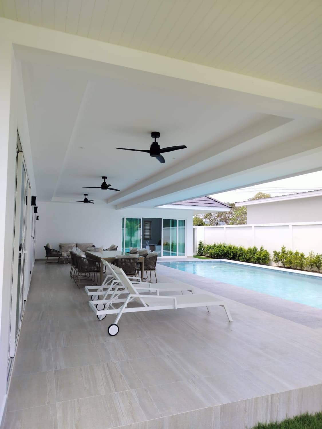 Luxury Hua Hin Villas Bright Tropical Design