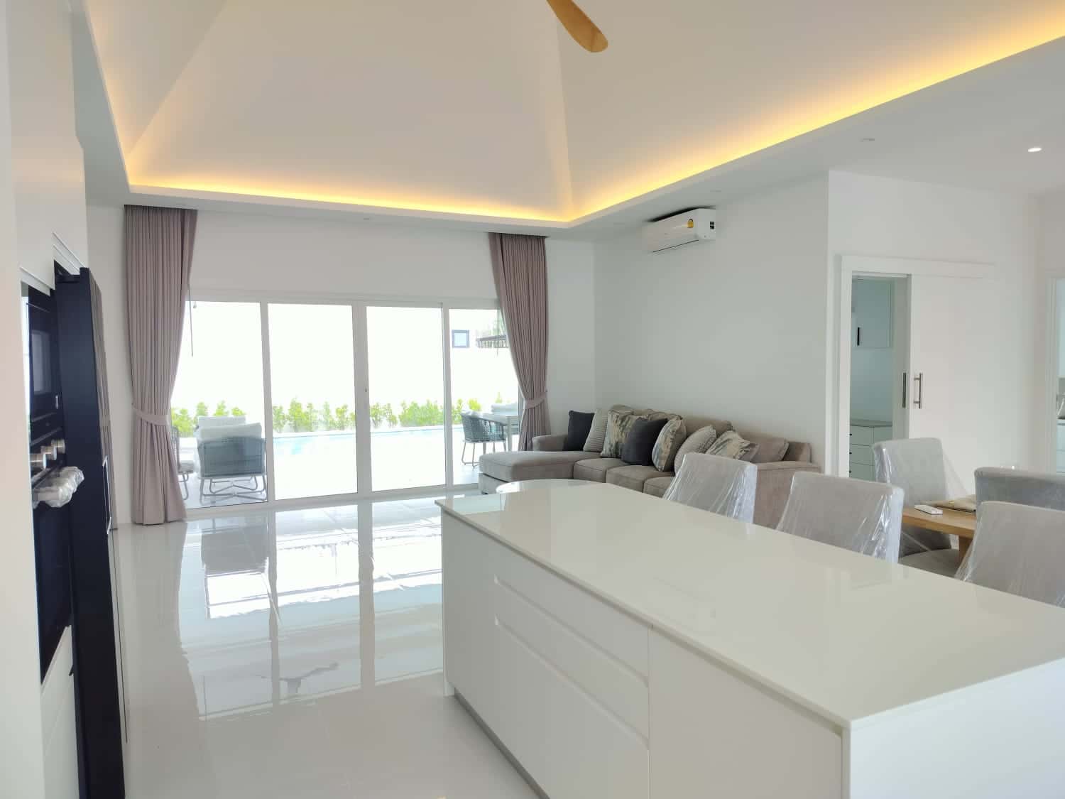 High End Hua Hin Villas Bright Open Concept