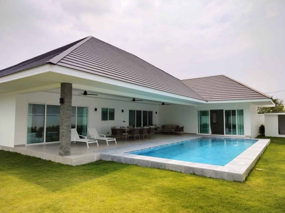 Luxury Pool Villas Hua Hin Modern Tropical Living