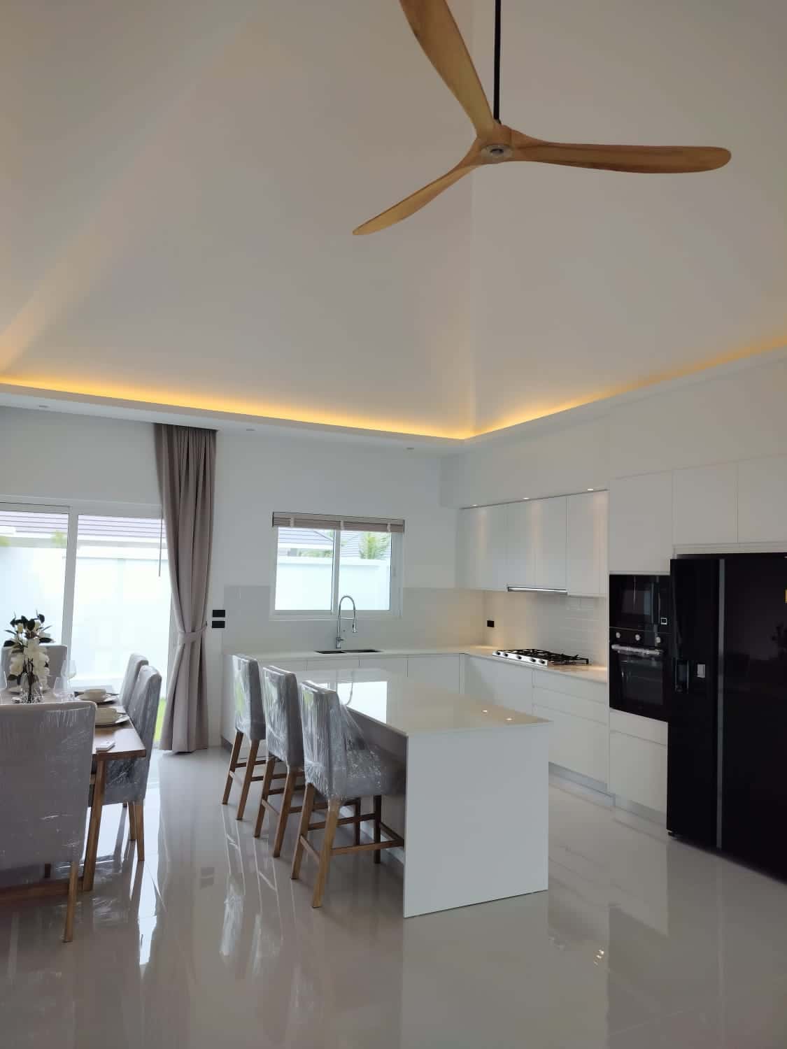 Luxury Hua Hin Homes Serene Poolside Ambience
