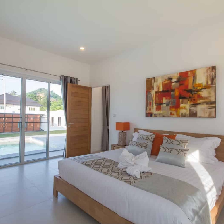 Spacious Hua Hin Villa Pool View