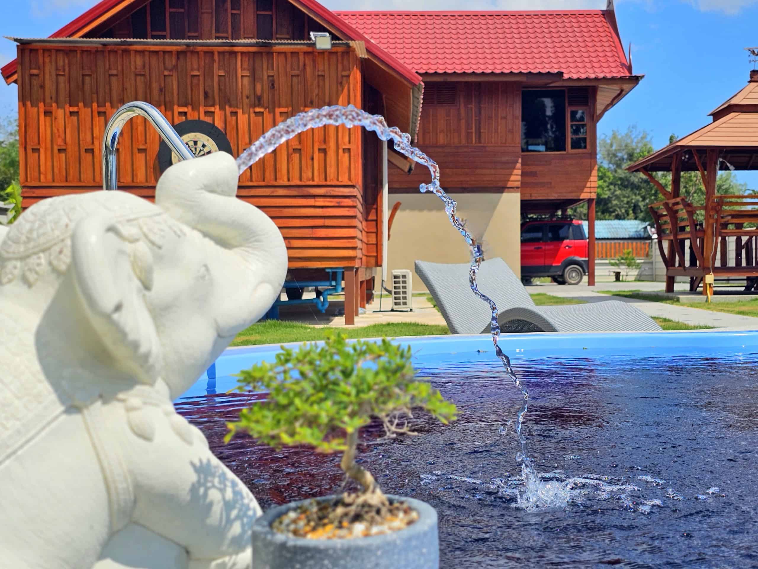 Pranburi Luxury Villa Poolside Relaxation