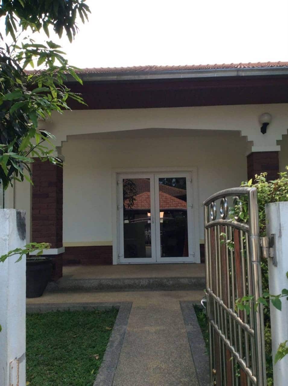 Inviting Villa Hua Hin Garden Oasis