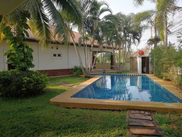Charming Poolside Villa Hua Hin Nature