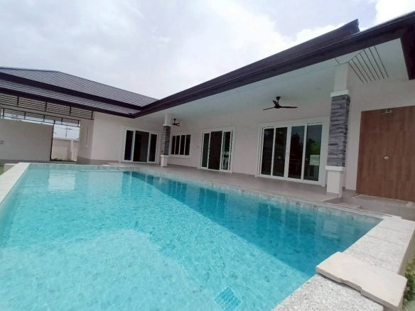 Modern Villa Hua Hin Grand Hills Luxury Living Space