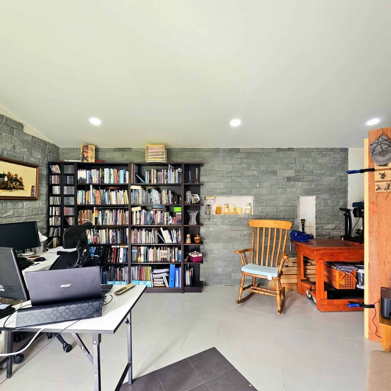 Chic Hua Hin Villa Luxury Poolside Retreat
