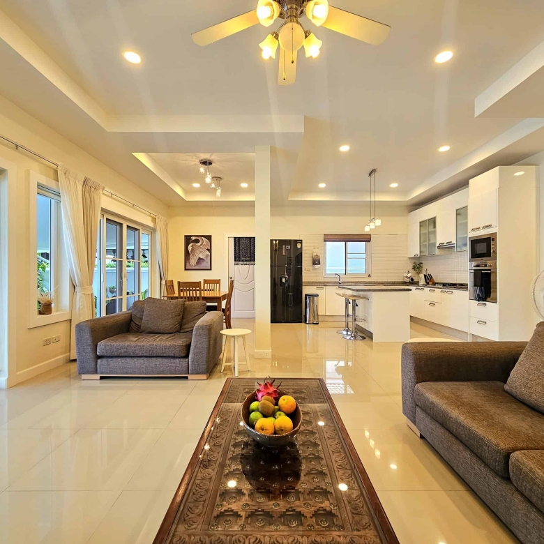 Modern Pranburi Home Spacious Pool Views