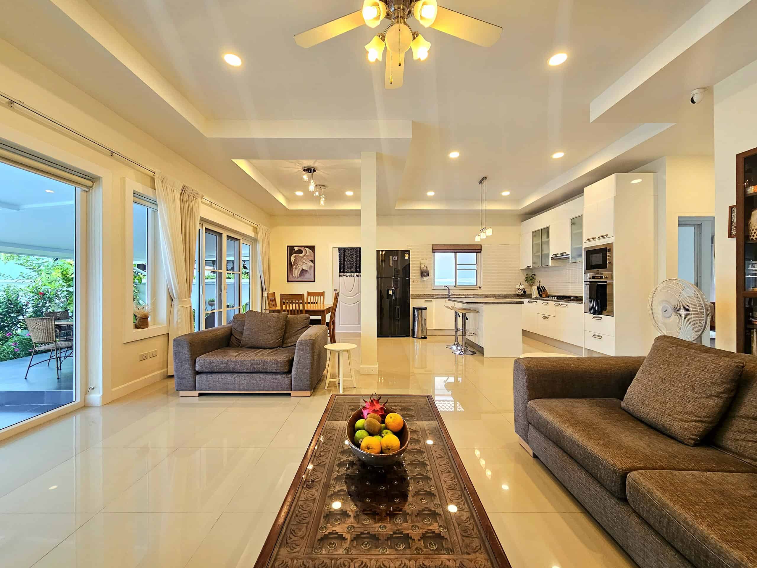 Modern Pranburi Home Spacious Pool Views