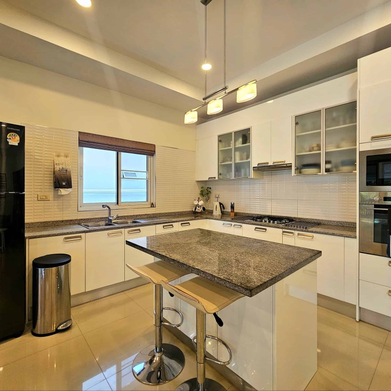 Elegant Pranburi Home Bright Poolside Design