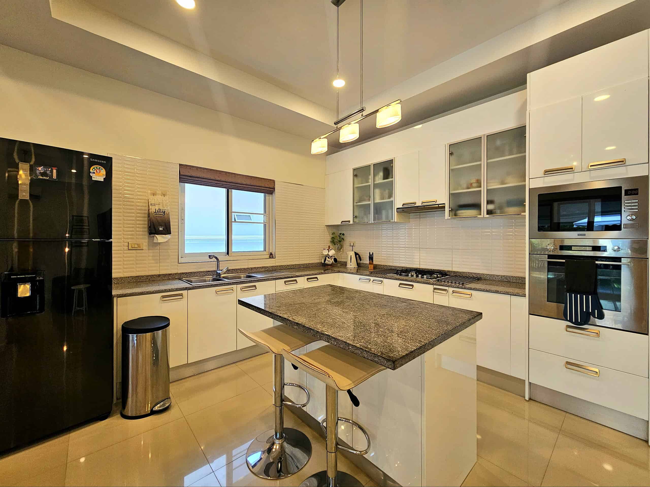Elegant Pranburi Home Bright Poolside Design