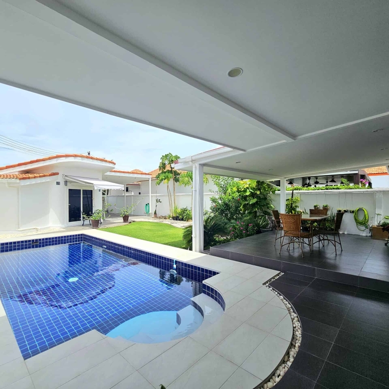 Premium Thai Villa Spacious Poolside Living