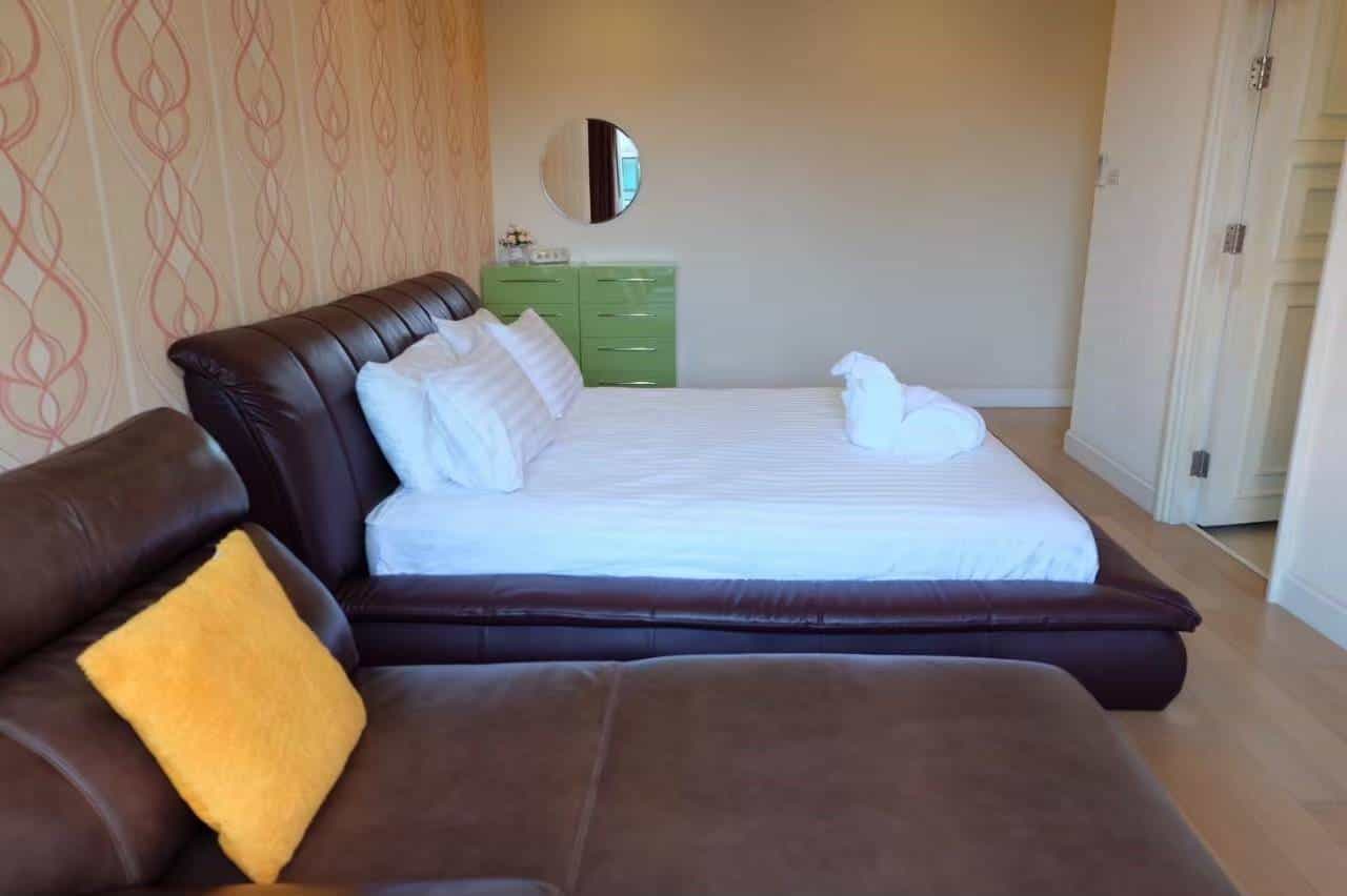 Exquisite Beachfront Condo Hua Hin Ocean Breeze