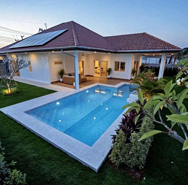 Prestigious Hua Hin Villa Prime Location Sale