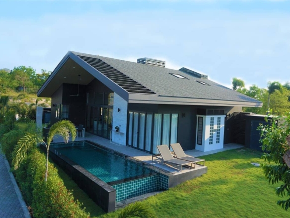 Exclusive Sanctuary Lakes Villa Private Pool Sale