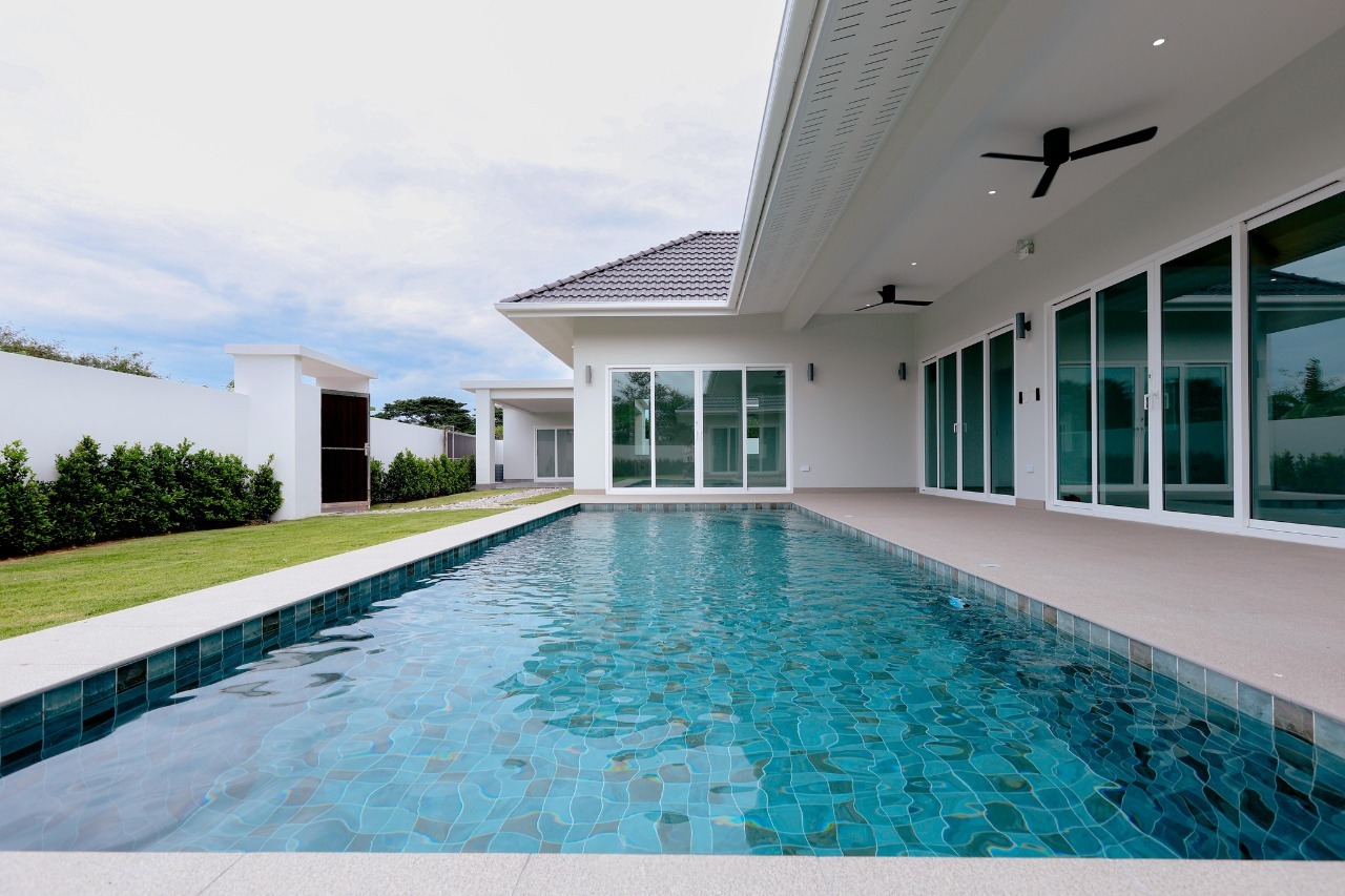 Smart Hamlet luxury pool villa tropical paradise view