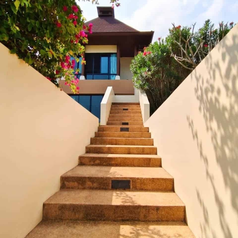 Balinese Villa Hua Hin with Mountain Views