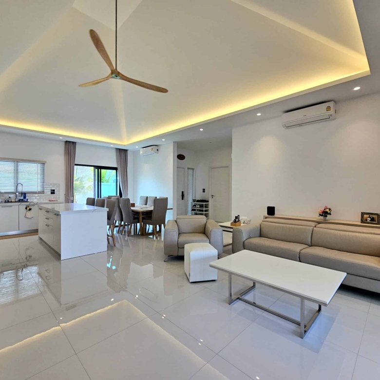 Designer Hua Hin Villa with Poolside Relaxation