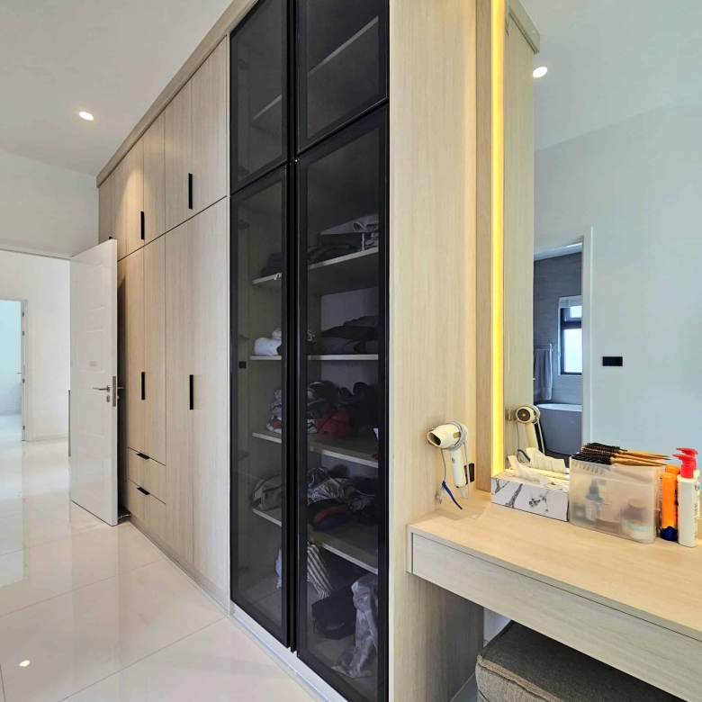 Hua Hin Villa with Bright Airy Spaces