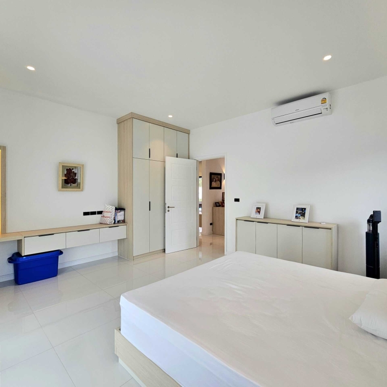 Hua Hin Villa with Outdoor Living Space