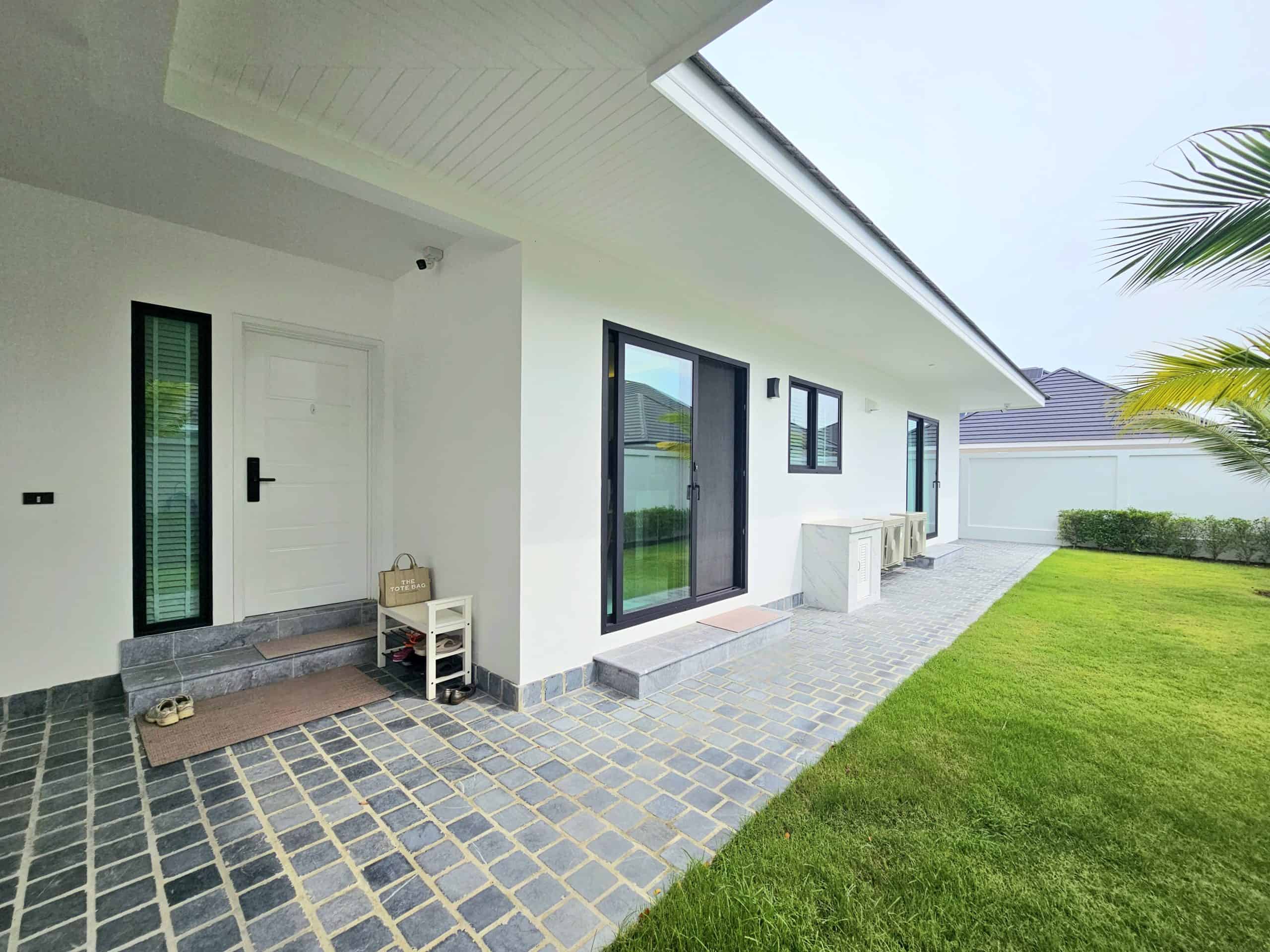 Elegant Clouds Villa Hua Hin Private Oasis Spacious Villa with Lush Garden Views Hua Hin