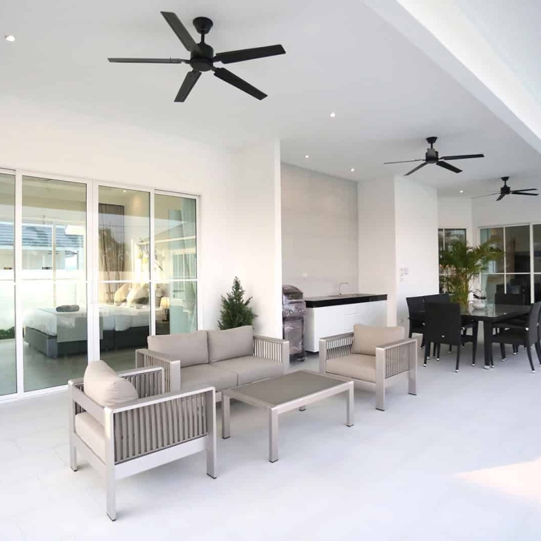 Spacious Modern Villa in Prime Location