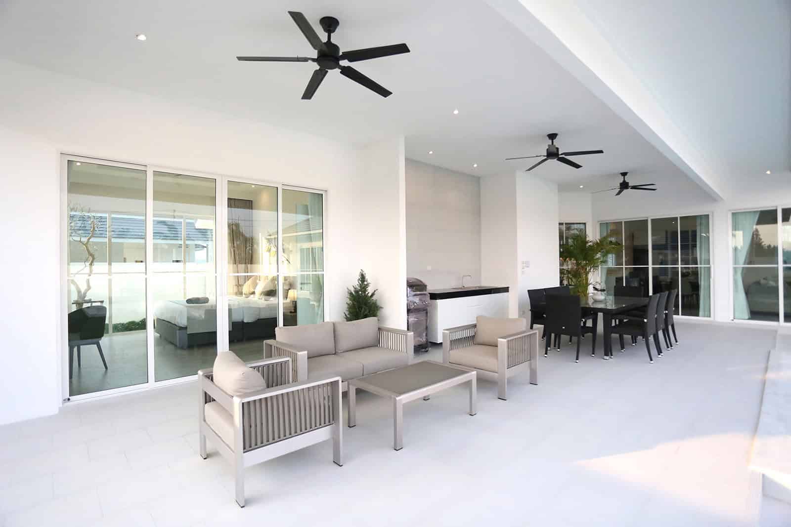 Spacious Modern Villa in Prime Location